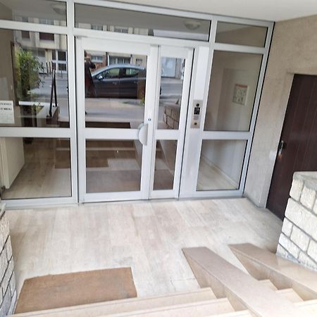 Chic Parisian Studio Retreat Bright Spacious And Secure Parking ภายนอก รูปภาพ