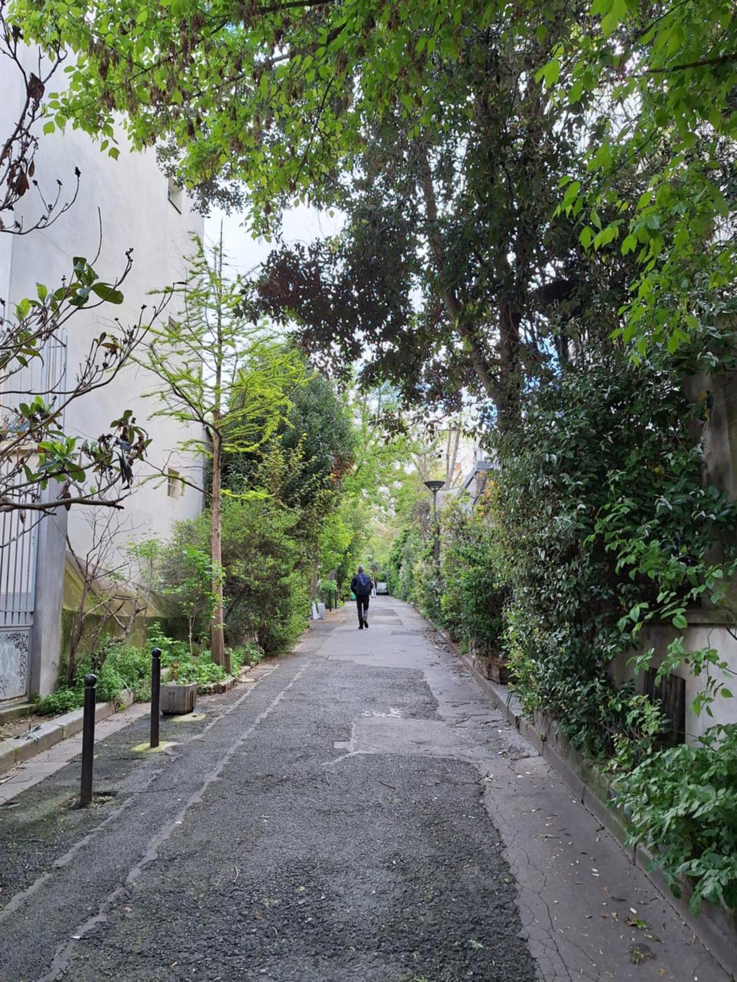 Chic Parisian Studio Retreat Bright Spacious And Secure Parking ภายนอก รูปภาพ